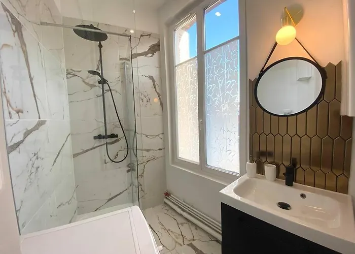 The Jungle Flat Apartment